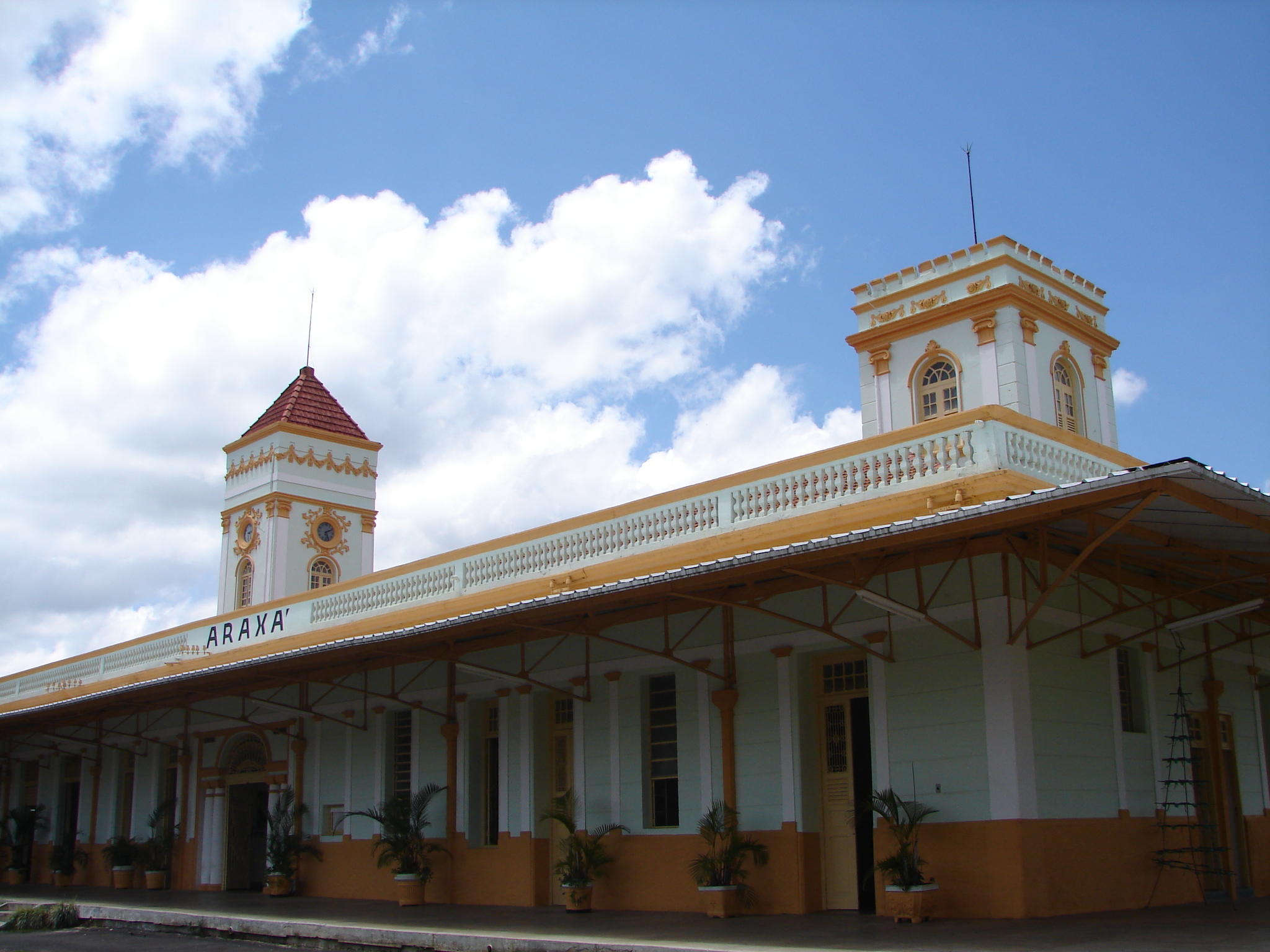 Araxá – Centro de tecelagem, antiga estação ferroviária da cidade