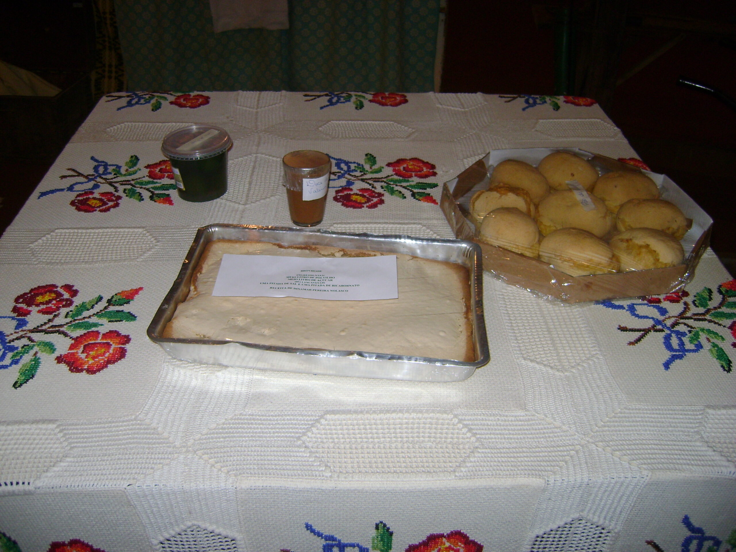 Mesa de comidas típicas Col. Est. João Bernardes de Assunção – Davinópolis