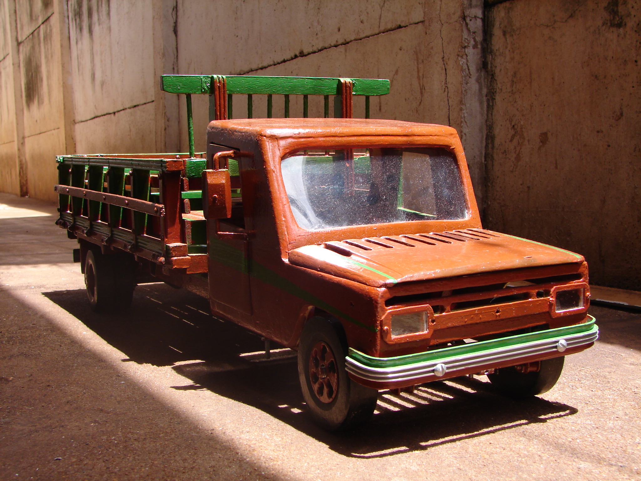 Carrinho de madeira