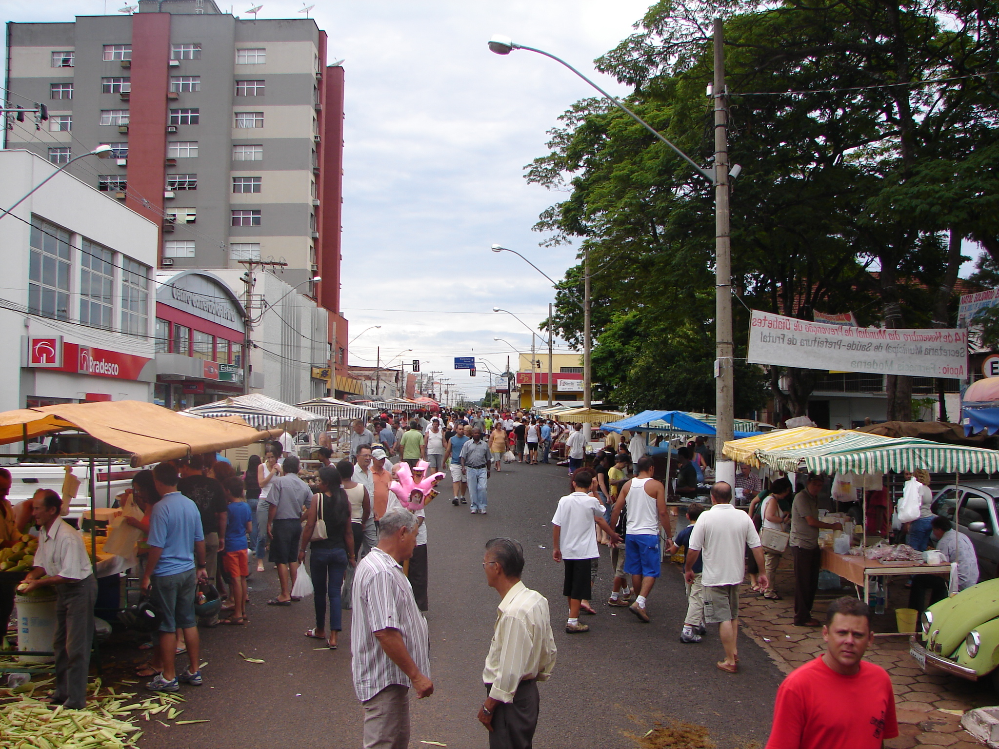 Frutal – Feira de Domingo